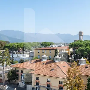 Il Giardino --1 Min Ospedale Cisanello--aeroporto Free Parking-- Bed & Breakfast